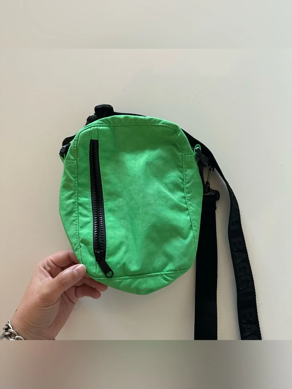 Baggu Sports Crossbody Nylon Purse Aloe Green Discontinued Logo Strap  Good used